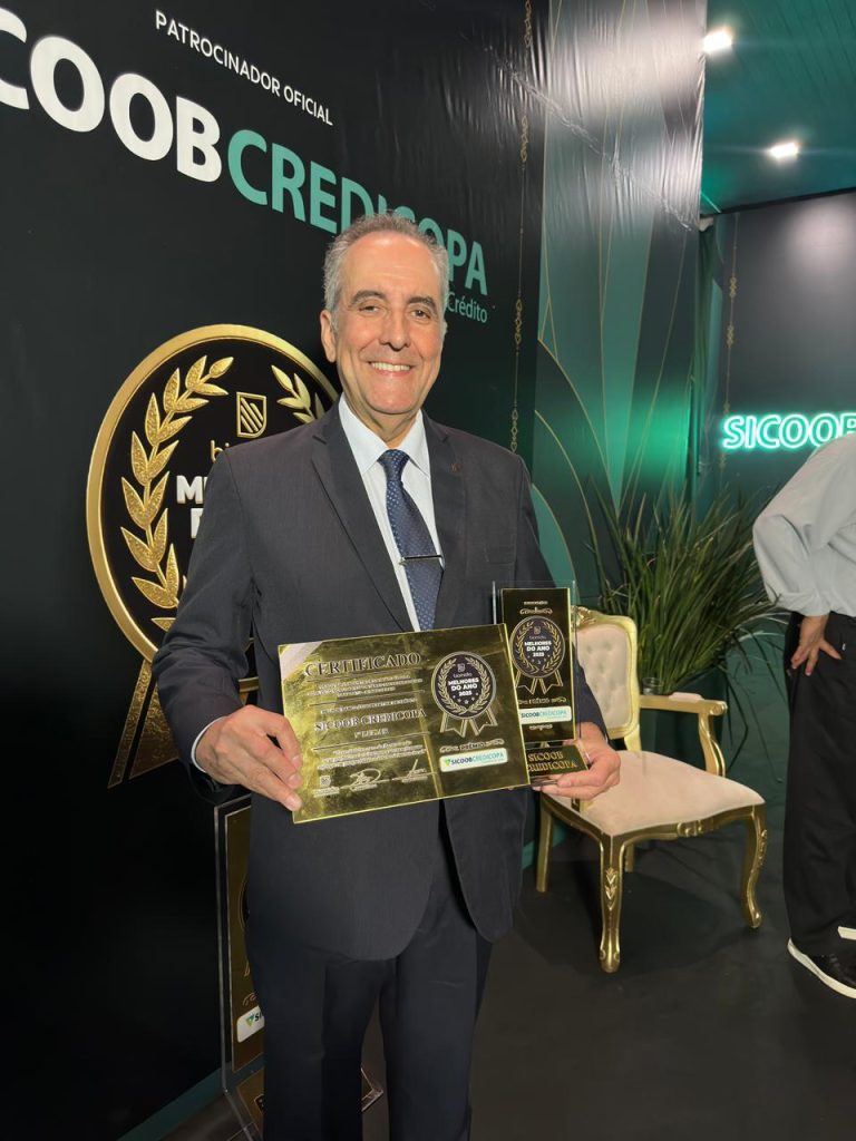 SICOOB CREDICOPA É ELEITA MELHOR INSTITUIÇÃO FINANCEIRA NO PRÊMIO MELHORES DO ANO PARACATU